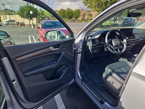 2023 Audi Q5 40 Premium