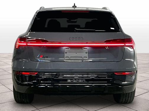 2024 Audi Q8 e-tron Prestige