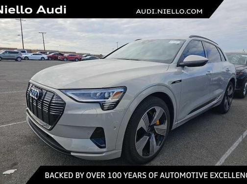 2022 Audi e-tron Premium Plus