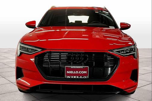 2022 Audi e-tron Premium Plus
