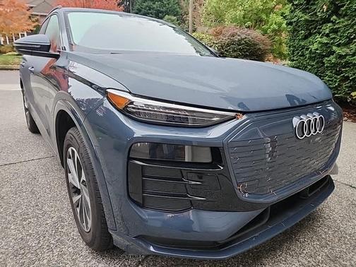 2025 Audi Q6 e-tron Premium Plus quattro