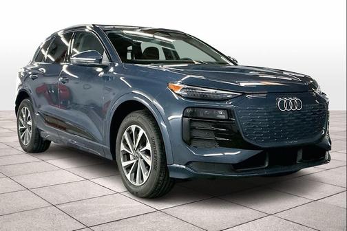 2025 Audi Q6 e-tron Premium Plus quattro