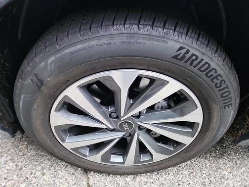 2025 Audi Q6 e-tron Premium Plus quattro