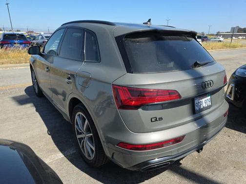 Chronos Gray Metallic 2023 Audi Q5 55 S line Prestige