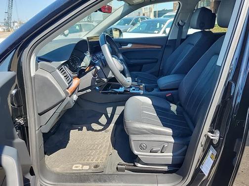 2023 Audi Q5 45 S line Premium
