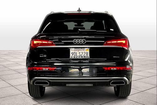 2023 Audi Q5 45 S line Premium