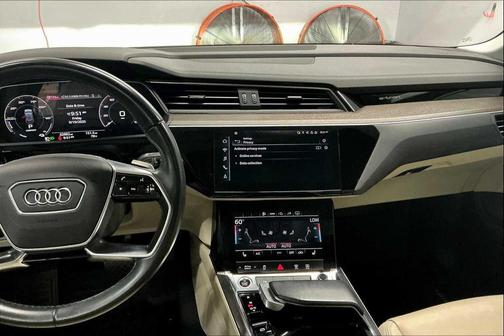 2022 Audi e-tron Premium