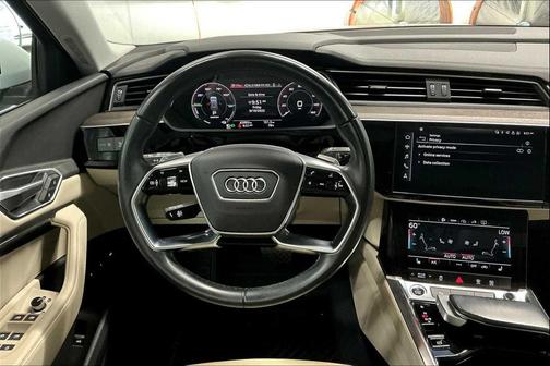 2022 Audi e-tron Premium