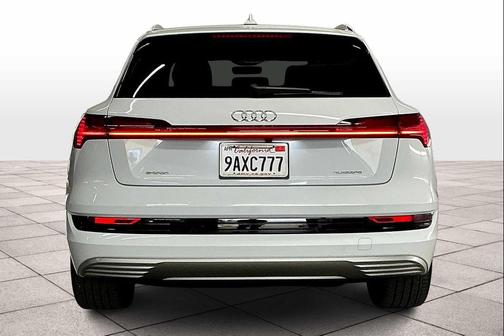 2022 Audi e-tron Premium