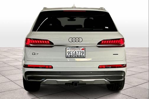 2022 Audi Q7 55 Premium Plus