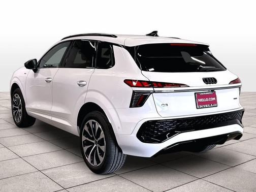 GLACIER WHITE 2026 Audi Q3 TFSI quattro S tronic