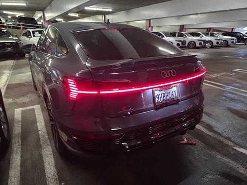 2024 Audi Q8 e-tron Premium Plus