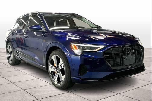 2022 Audi e-tron Premium Plus