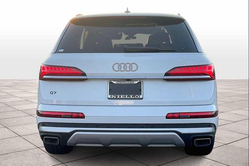 2025 Audi Q7 55 Premium Plus