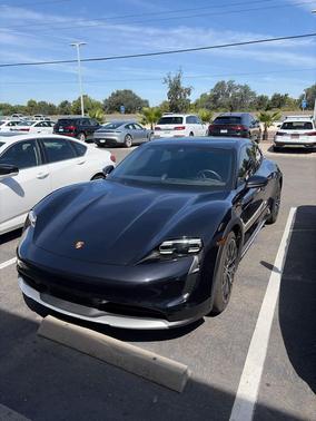 Jet Black Metallic 2022 Porsche Taycan 4