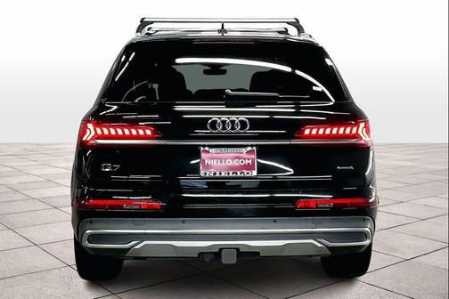 2022 Audi Q7 45 Premium
