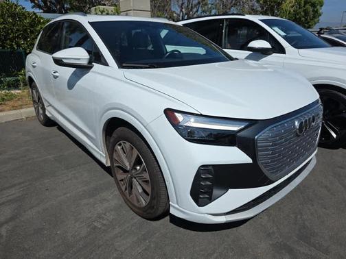 Glacier White Metallic 2023 Audi Q4 e-tron Premium Plus