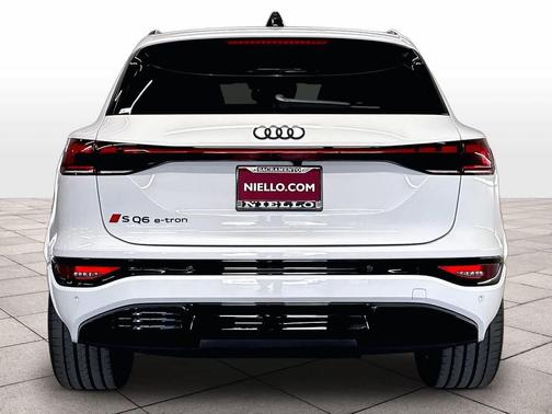 GLACIER WHITE 2027 Audi SQ6 e-tron Premium Plus