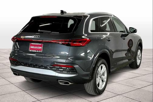 2025 Audi Q5 Premium TFSI quattro S tronic