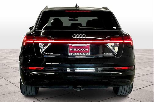2021 Audi e-tron Prestige