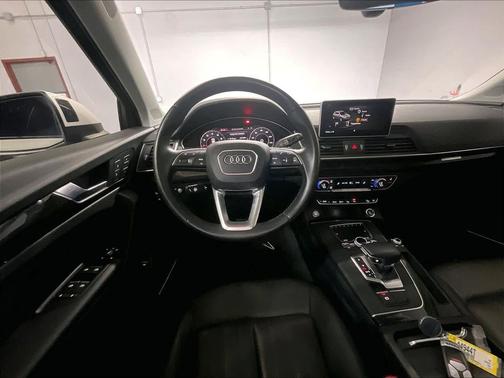 Glacier White Metallic 2020 Audi Q5 45 Prestige