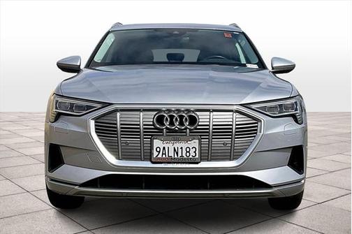 2022 Audi e-tron Premium Plus