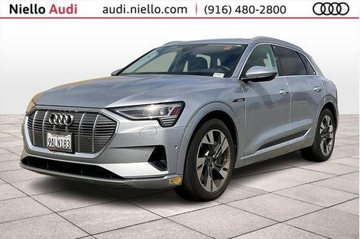 2022 Audi e-tron Premium Plus