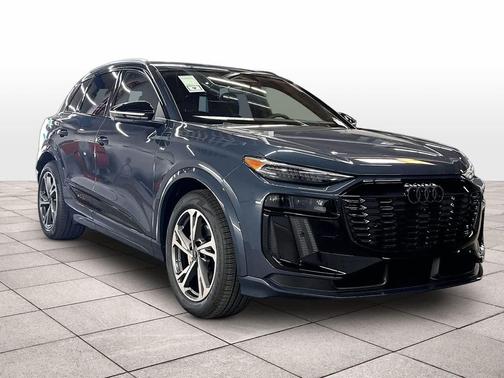 PLASMA BLUE 2027 Audi Q6 e-tron Premium quattro