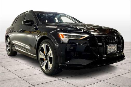 2022 Audi e-tron Premium Plus