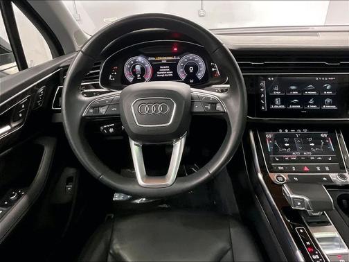 Mythos Black Metallic 2023 Audi Q7 55 Premium Plus