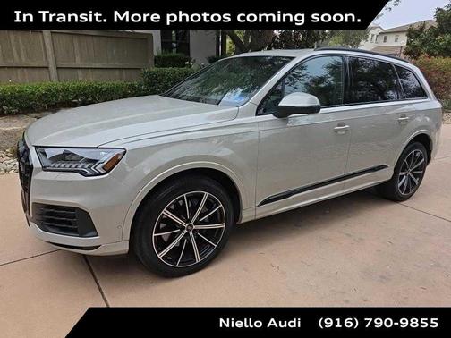 Vicuna Beige Metallic 2023 Audi Q7 55 Premium Plus