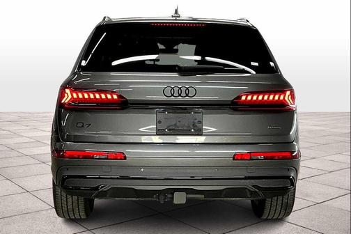 2023 Audi Q7 55 Premium Plus