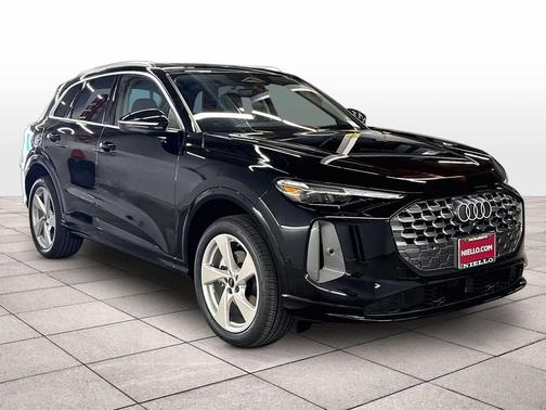 MYTHSO BLACK 2026 Audi Q5 Premium Plus TFSI quattro S tronic