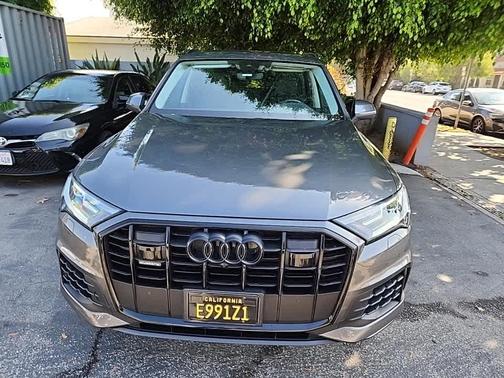 2022 Audi Q7 55 Premium Plus