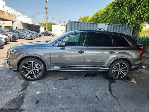 2022 Audi Q7 55 Premium Plus