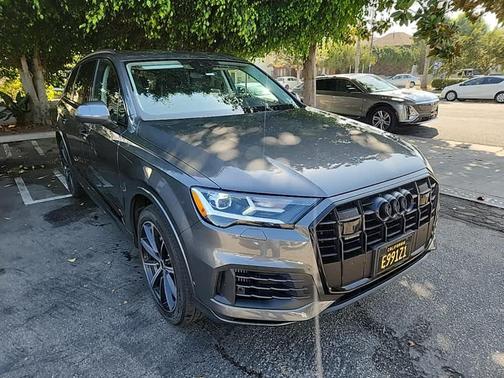 2022 Audi Q7 55 Premium Plus