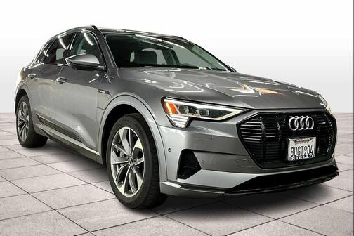 2021 Audi e-tron Premium Plus