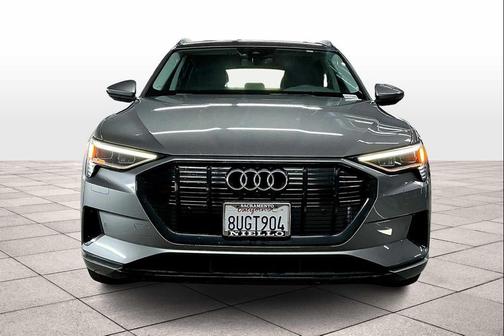 2021 Audi e-tron Premium Plus