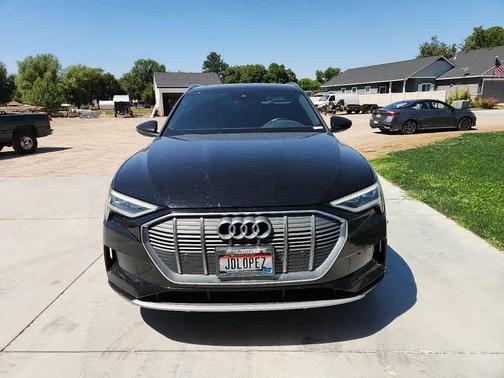 2022 Audi e-tron Premium