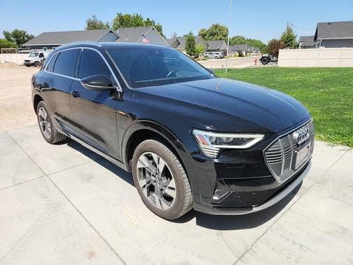 2022 Audi e-tron Premium