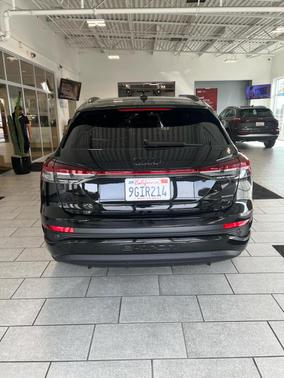 Mythos Black Metallic 2023 Audi Q4 e-tron Premium 50 quattro