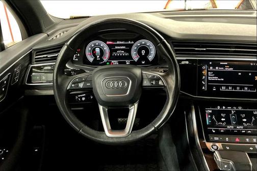 2022 Audi Q7 45 Premium Plus