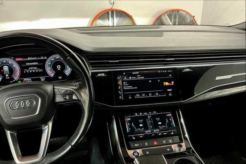 2022 Audi Q7 45 Premium Plus