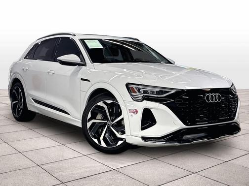 Glacier White Metallic 2024 Audi Q8 e-tron Premium Plus