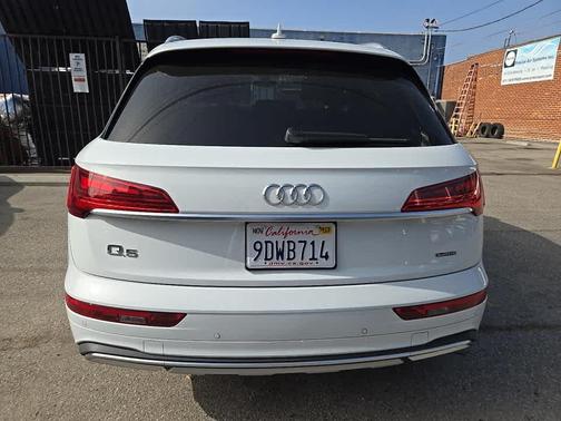 2023 Audi Q5 40 Premium