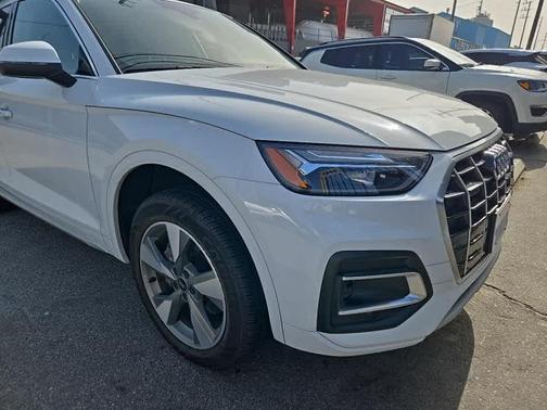 2023 Audi Q5 40 Premium