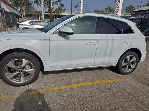 2023 Audi Q5 40 Premium