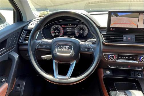 2022 Audi Q5 40 Premium Plus