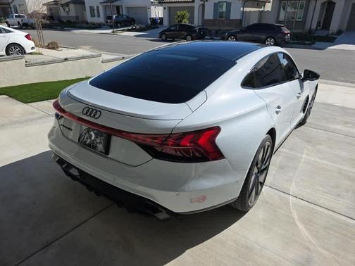 2024 Audi e-tron GT Prestige quattro