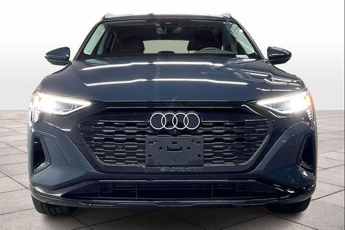 2024 Audi Q8 e-tron Premium Plus